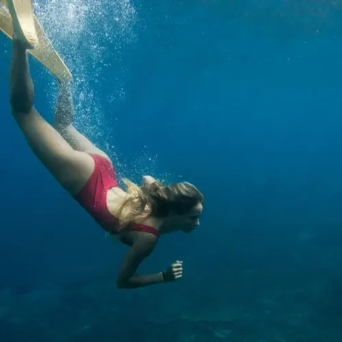 Nageur dans la mer